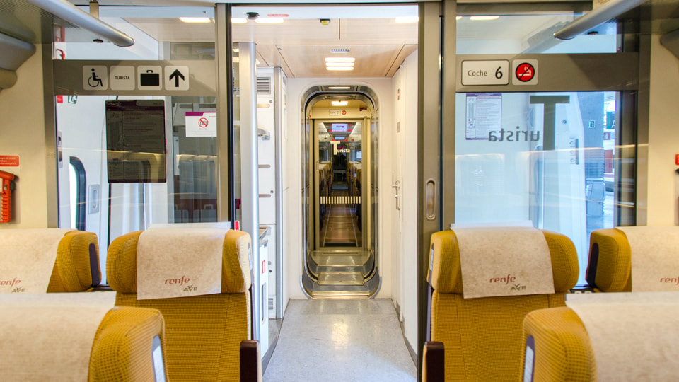Tren AVE Renfe 2da clase (Turista)